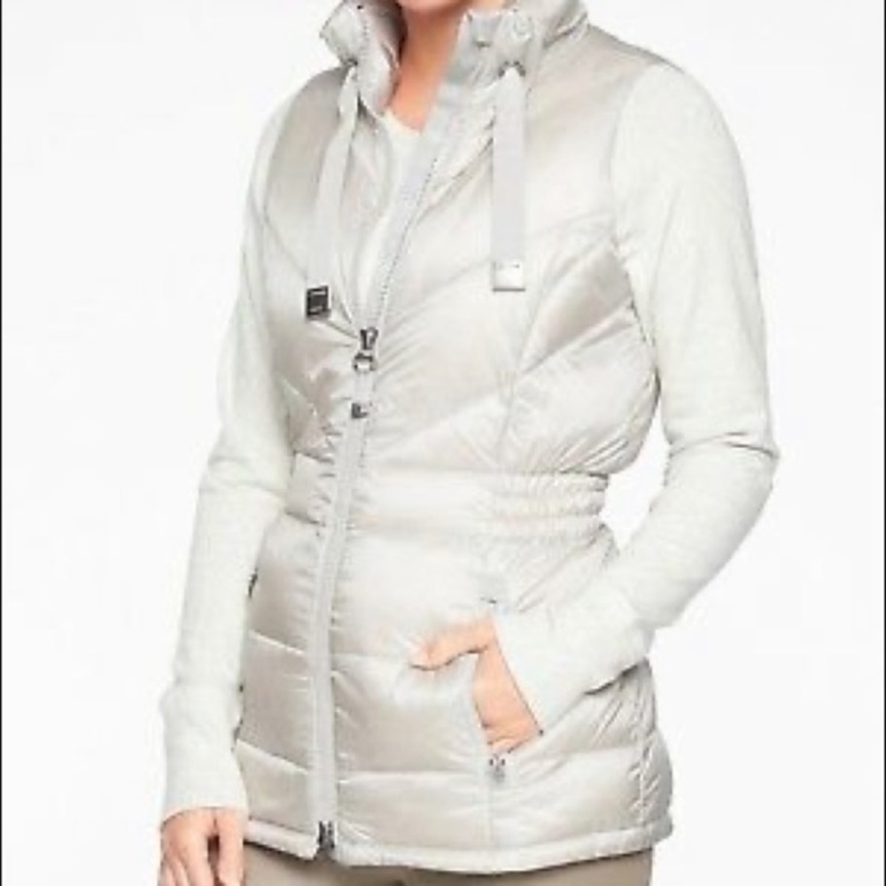 Athleta Banner Peak Down Vest moonlight gray size Medium